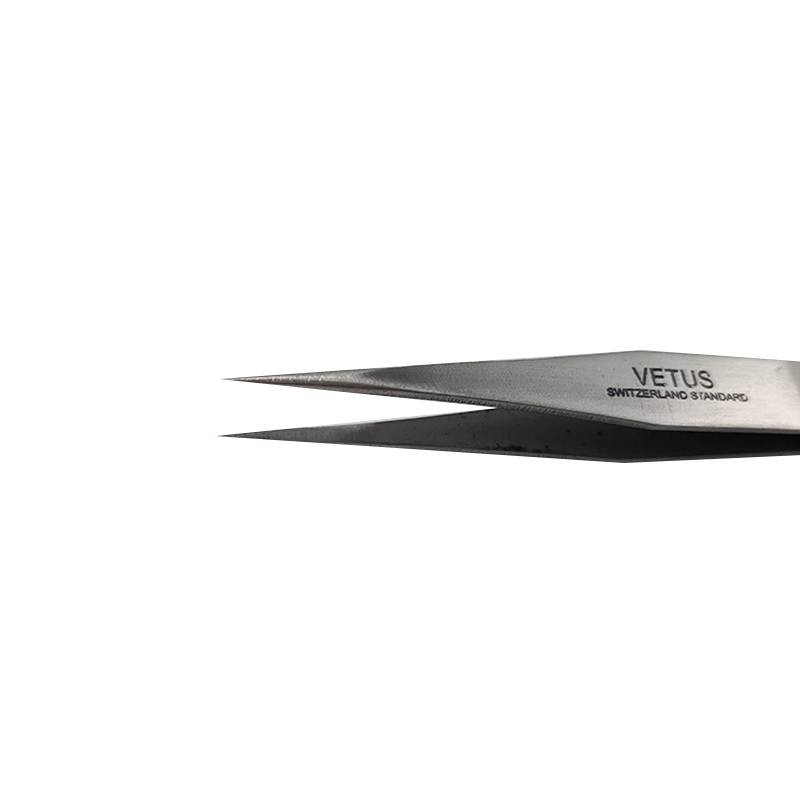 Immaculatam ferro tweezers